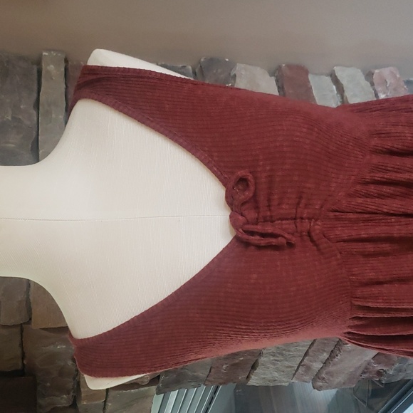 Maurice brownish red color sleeveless top size - Picture 4 of 9